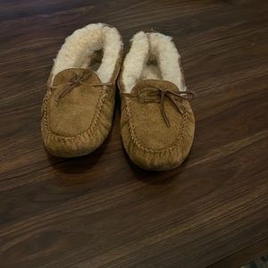 Ugg Dakota leather moccasin slip on
